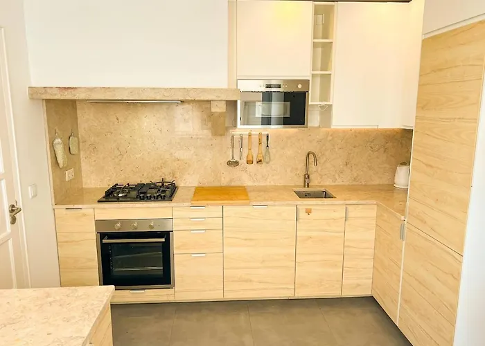 My Fair - 4 Bedroom Near Campo Pequeno Апартаменты Лиссабон