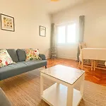 My Fair - 4 Bedroom Near Campo Pequeno 아파트 리스본