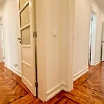 My Fair - 4 Bedroom Near Campo Pequeno 아파트 리스본