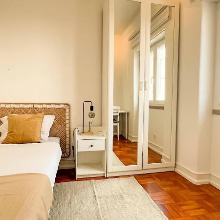 My Fair - 4 Bedroom Near Campo Pequeno Apartment