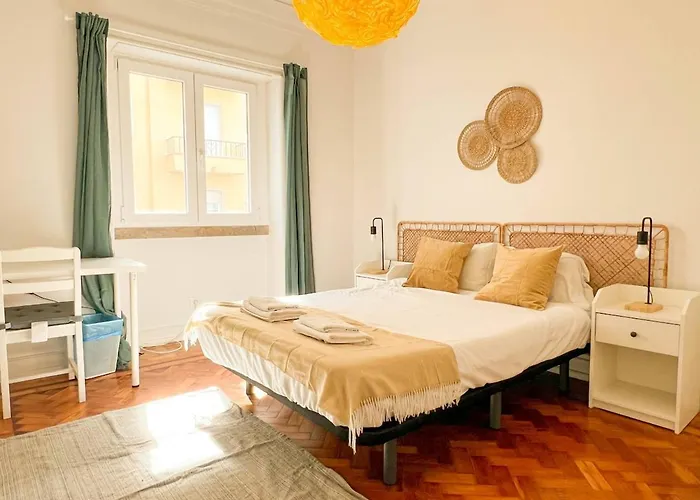 Appartement My Fair - 4 Bedroom Near Campo Pequeno Lissabon