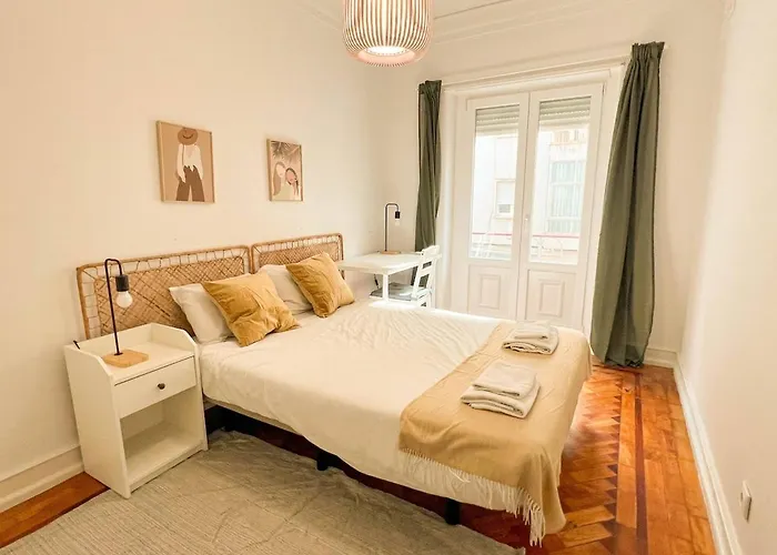 My Fair - 4 Bedroom Near Campo Pequeno Apartment Lisbon