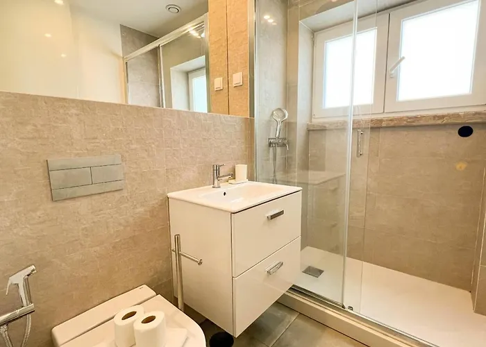 My Fair - 4 Bedroom Near Campo Pequeno Lissabon